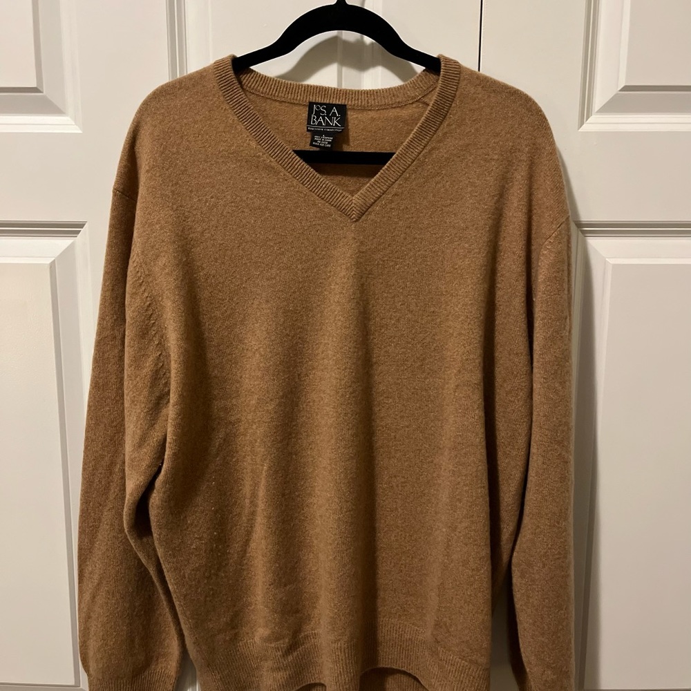 Jos. A. Bank Executive Collection. 100% Cashmere V-Neck sweater - Size Large